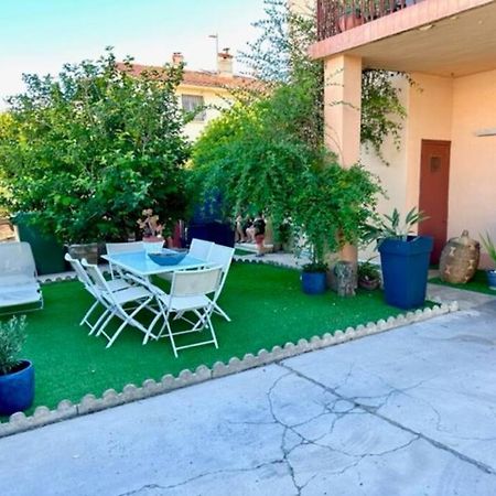Appartement St Laurent Сан-Лорон-дьо-ла-Салонк Екстериор снимка