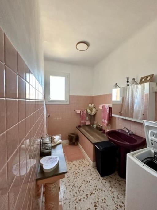Appartement St Laurent Сан-Лорон-дьо-ла-Салонк Екстериор снимка