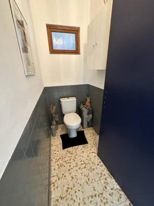 Appartement St Laurent Сан-Лорон-дьо-ла-Салонк Екстериор снимка